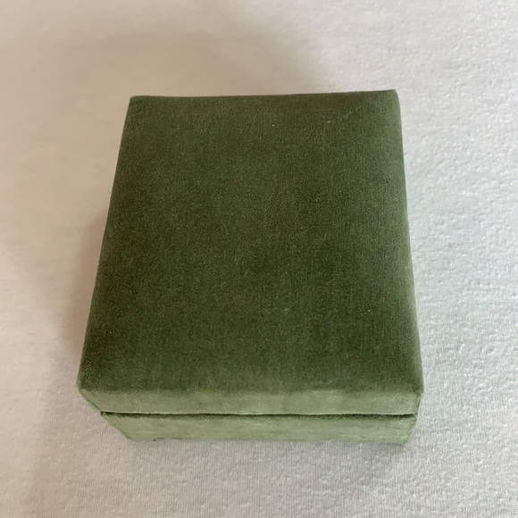 Sold Sold Sold   Neiman Marcus Never Used Salt and Pepper Shakers - Picture 4 of 8